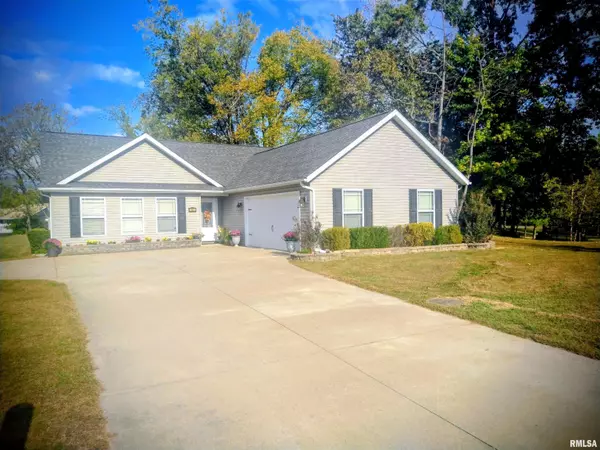 11401 Scottsdale CT, Carterville, IL 62918
