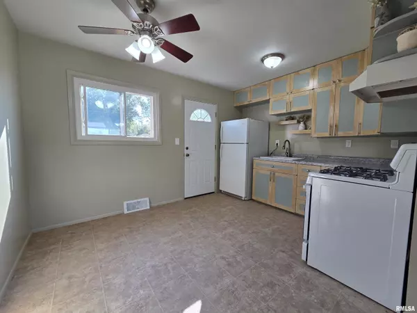 Clinton, IA 52732,1319 14TH Avenue South