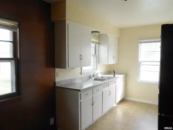 Davenport, IA 52804,1548 W CENTRAL PARK AVE