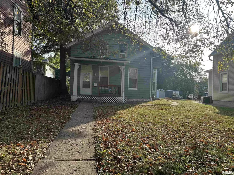 1323 LECLAIRE ST, Davenport, IA 52803