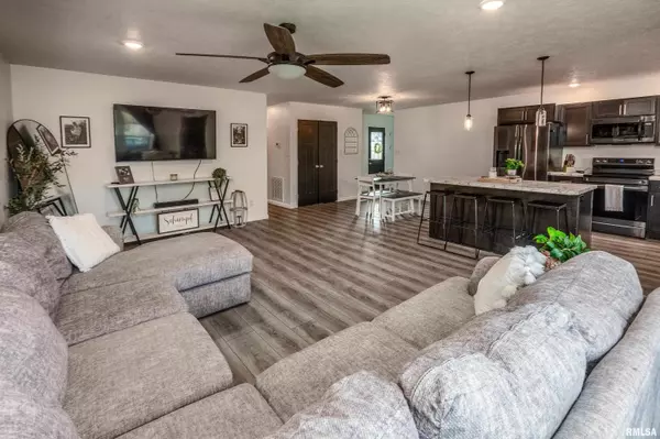 Carterville, IL 62918,306 S PENNSYLVANIA AVE