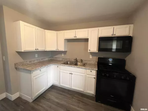 East Moline, IL 61244,1520/1522 8TH AVE