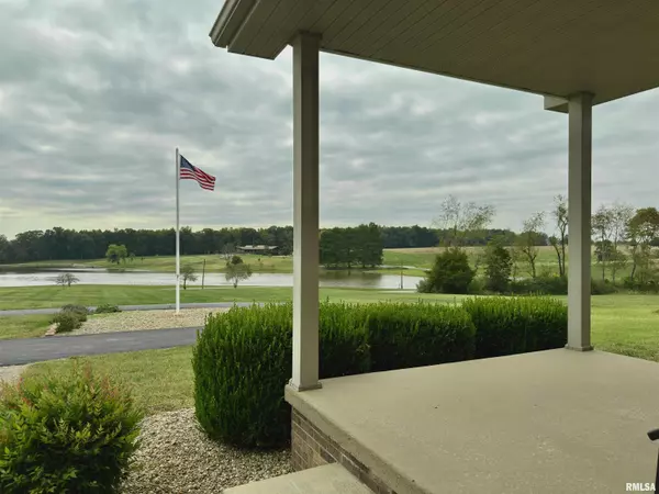 Carmi, IL 62821,842 State Highway 14