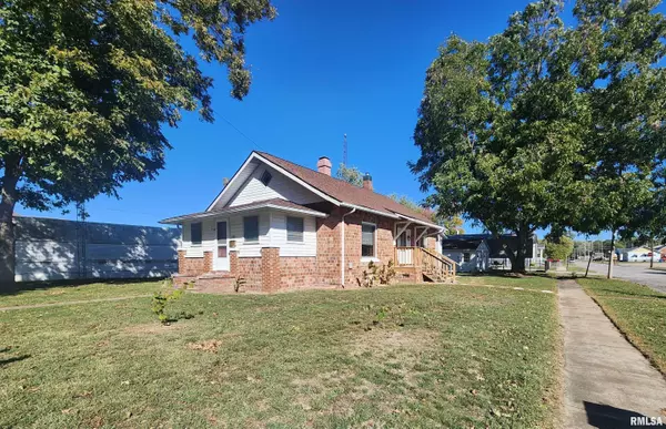 202 N VICTOR ST, Christopher, IL 62822