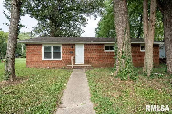 West Frankfort, IL 62896,603 S MAPLE ST