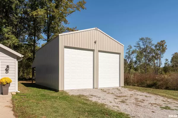 Carterville, IL 62918,412 Noah LN