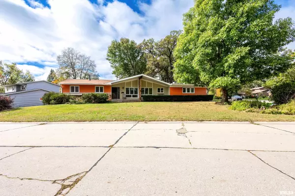 Davenport, IA 52806,4449 ROYAL OAKS DR