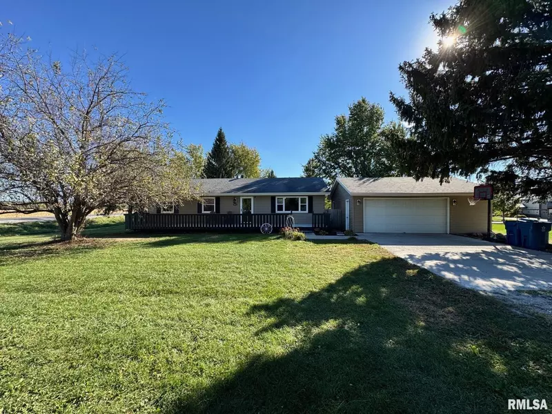 1024 S MISSISSIPPI ST, Blue Grass, IA 52726