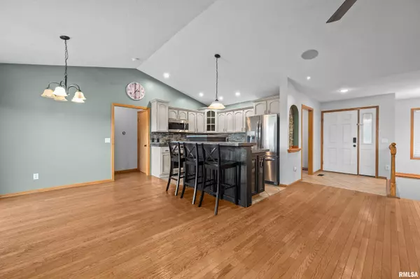 Coal Valley, IL 61240,1405 E 7TH ST