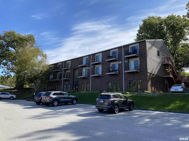 4300 12TH AVE, Moline, IL 61265