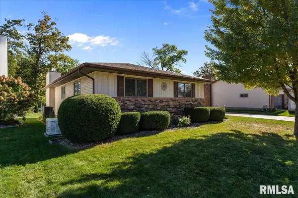 East Moline, IL 61244-3443,4062 4TH Street B