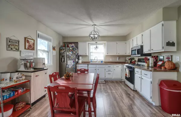 Clinton, IA 52732,872 5TH Avenue North