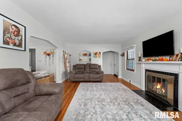 Davenport, IA 52804,2133 WARREN ST