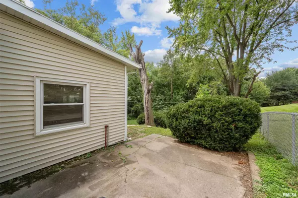 Silvis, IL 61282,1406 15TH ST