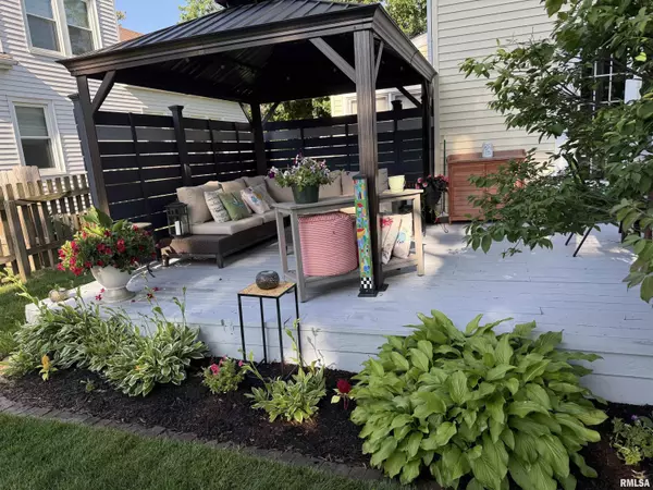 Davenport, IA 52803-2601,2319 LECLAIRE ST