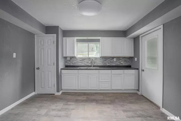 Clinton, IA 52732,617 6TH Avenue South