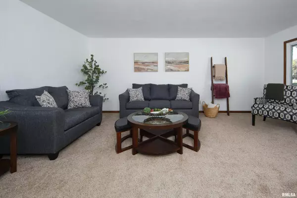 Davenport, IA 52807,4324 SPRING ST