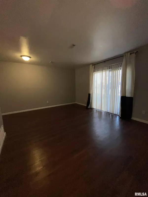 Carbondale, IL 62901,612 CAMPUS DR #B10