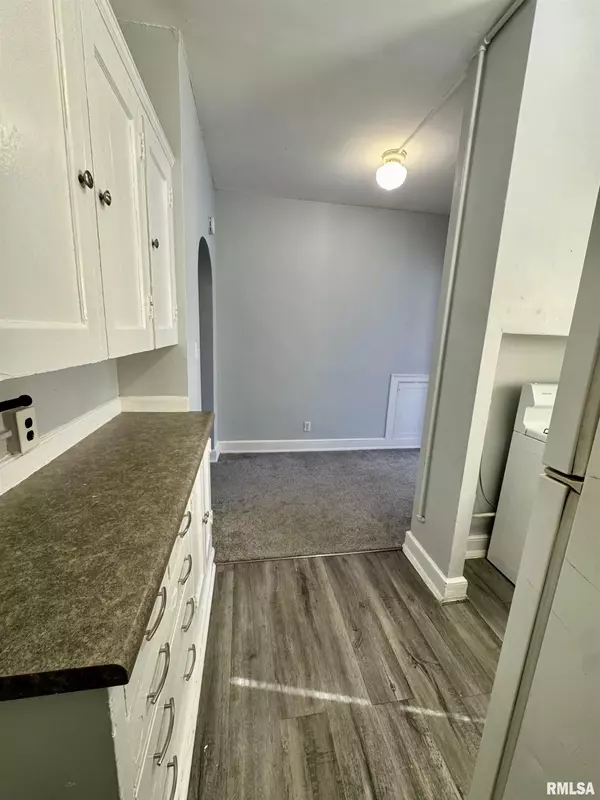 Moline, IL 61265,2028 7TH ST #E3