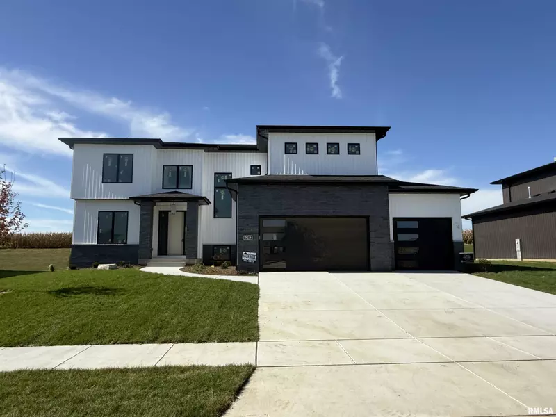 6202 RYAN CT, Bettendorf, IA 52722