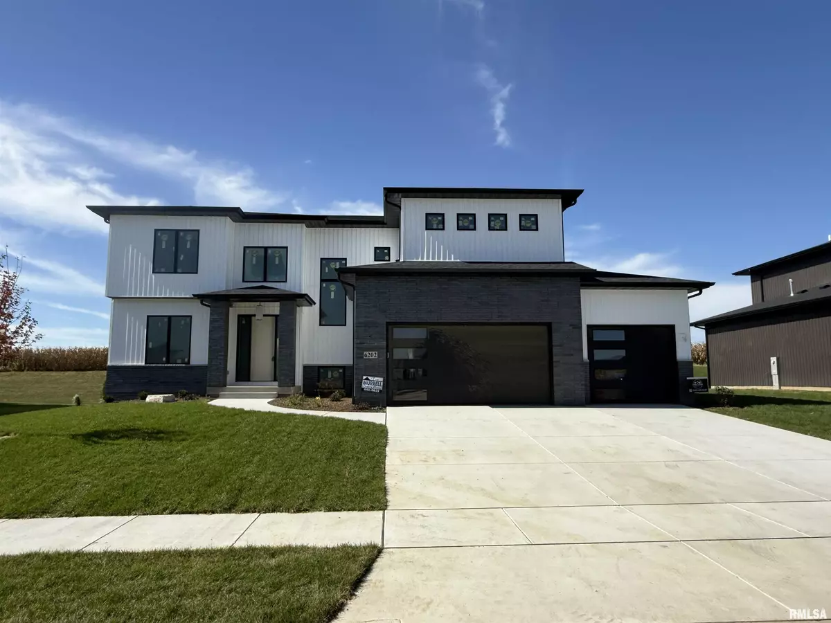 Bettendorf, IA 52722,6202 RYAN CT