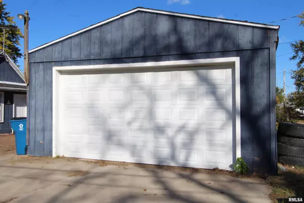 Camanche, IA 52730,621 6TH ST