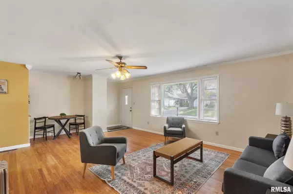 East Moline, IL 61244,533 29TH AVE