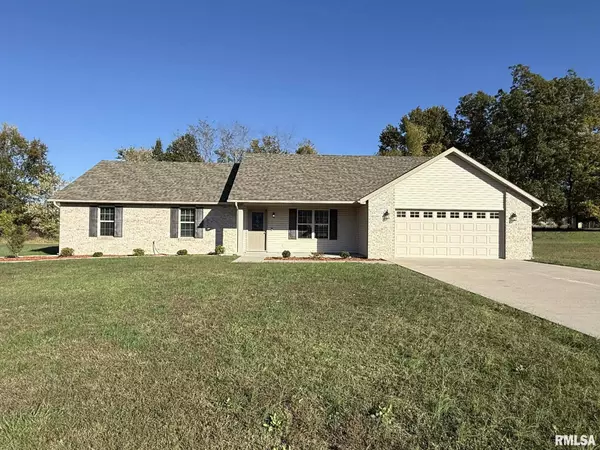 12301 Blue Sky DR, Marion, IL 62959