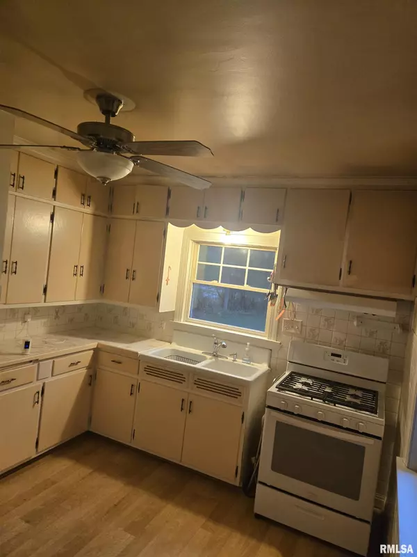 Moline, IL 61265,1705 31ST Street A