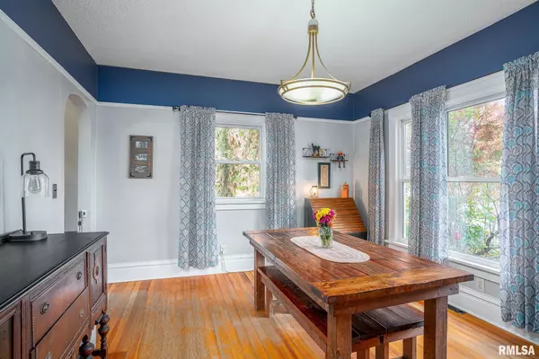 De Witt, IA 52742,1016 5TH ST