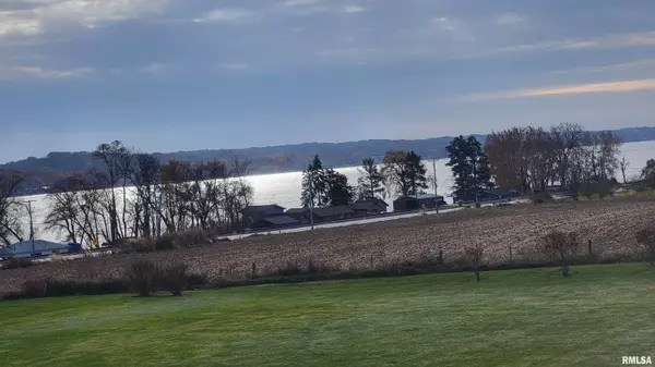 Le Claire, IA 52753,28055 238TH ST