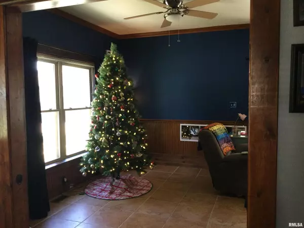 Murphysboro, IL 62966,1904 DIVISION ST