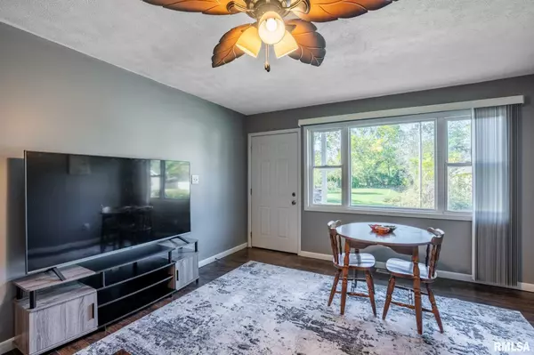 West Frankfort, IL 62896,806 S JACKSON ST