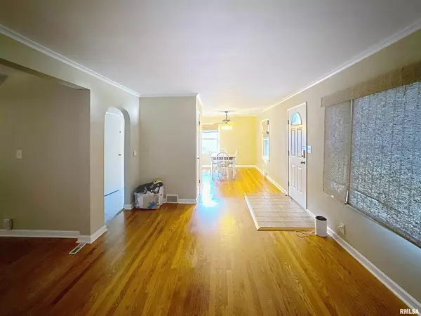 East Moline, IL 61244-2541,2130 10TH ST