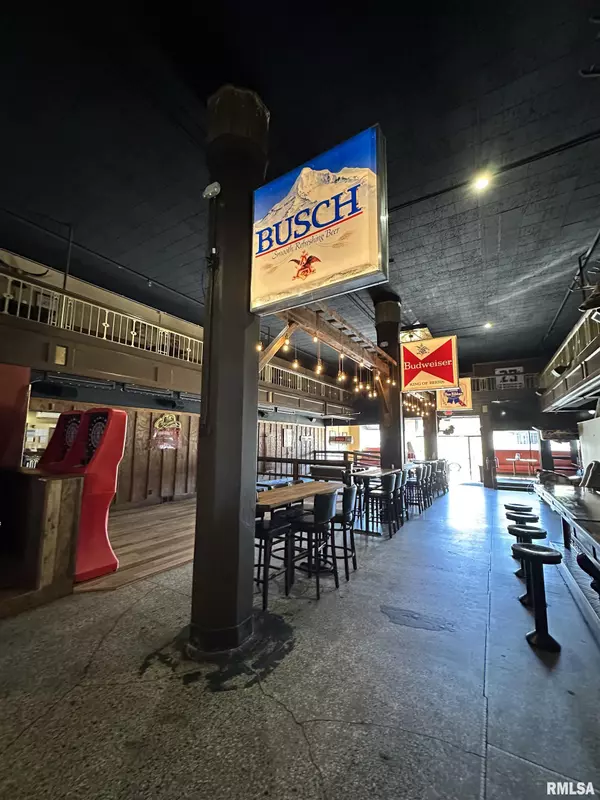 Moline, IL 61265,1405 5TH AVE