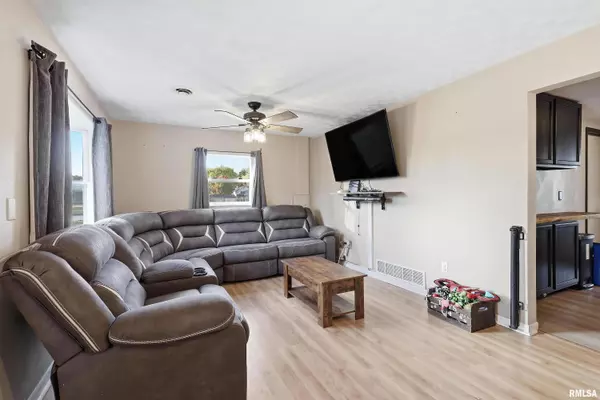 Silvis, IL 61282,1218 14TH ST