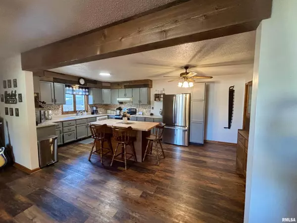 Camanche, IA 52730,505 5TH AVE