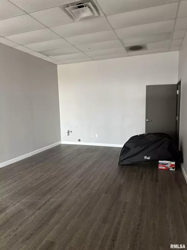 Moline, IL 61265,4011 AVENUE OF THE CITIES AVE #103