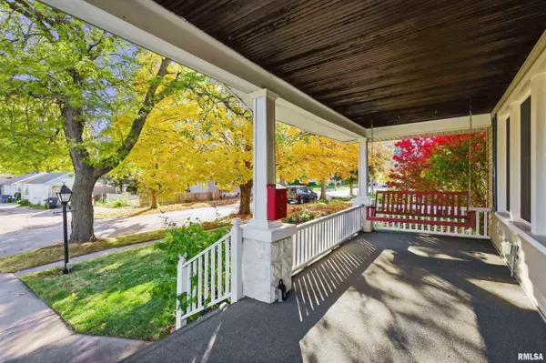 Davenport, IA 52803,2440 CAREY AVE