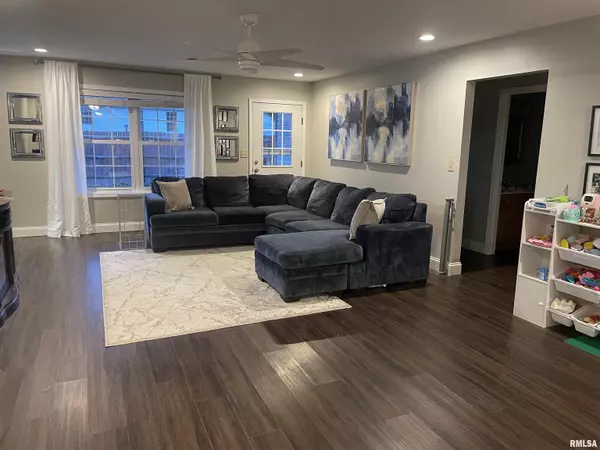 Marion, IL 62959,1204 BARBARA LN