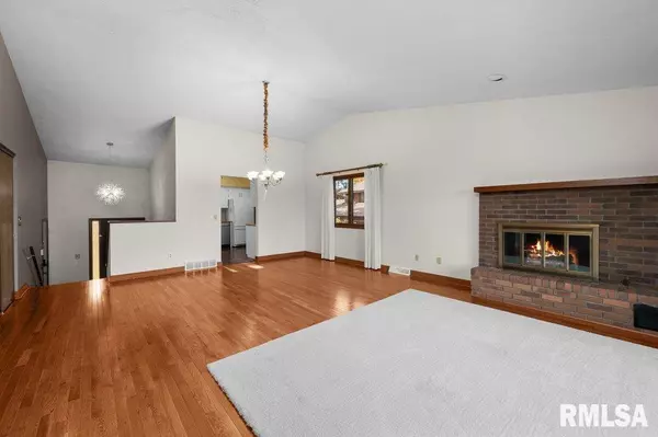 Moline, IL 61265,4828 6TH AVE