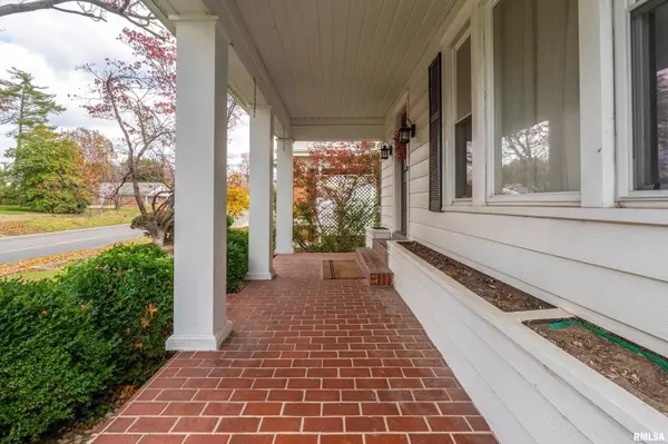 Harrisburg, IL 62946,311 W POPLAR ST