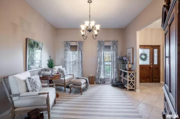 Murphysboro, IL 62966,402 Majestic Oak DR