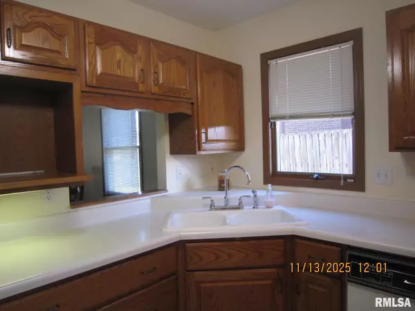 Moline, IL 61265,2608 38TH ST