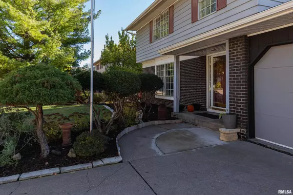 Davenport, IA 52807,2805 CARRIAGE HILL DR