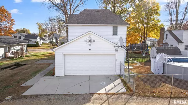 Fulton, IL 61252,919 9TH AVE