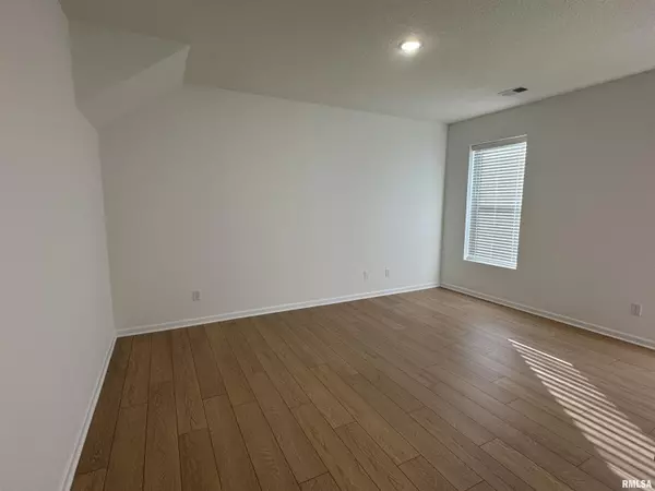 Bettendorf, IA 52722,5888 BUTTERFIELD DR