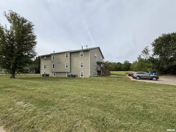 Davenport, IA 52804,2218 EMERALD DR