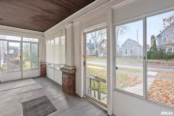 Moline, IL 61265,1322 15TH Street A