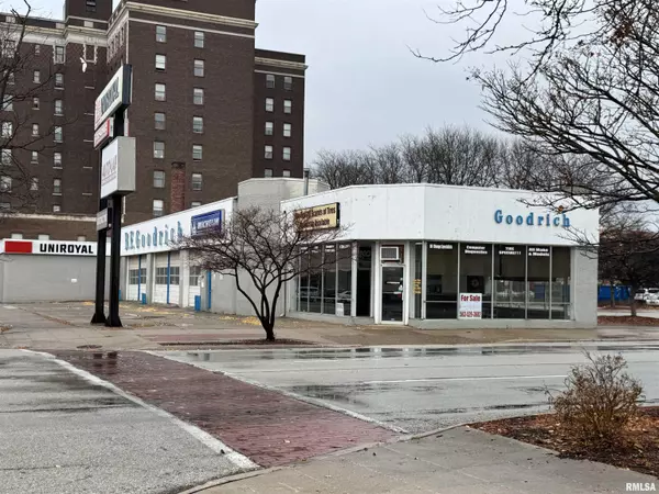 1901 4TH AVE, Rock Island, IL 61201